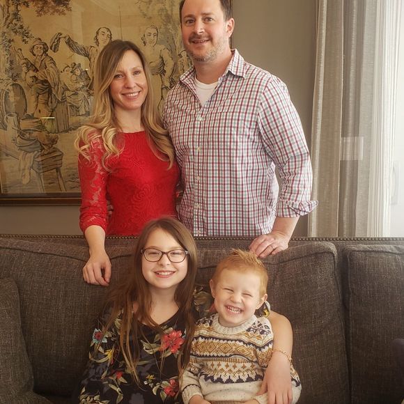 Profile Picture of Jen Jasinski (@jen_jasinski) on Poshmark