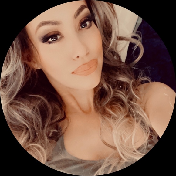 Profile Picture of Natatiger Eppright (@natashaeppright) on Poshmark