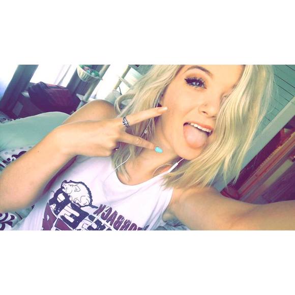 Profile Picture of Arielle Gilligan (@love_arielle570) on Poshmark