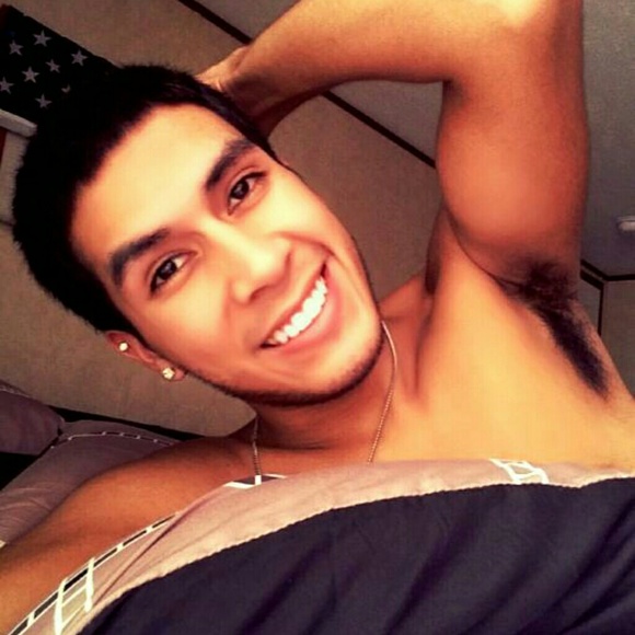 Profile Picture of Paul Ellis (@paulellis94) on Poshmark