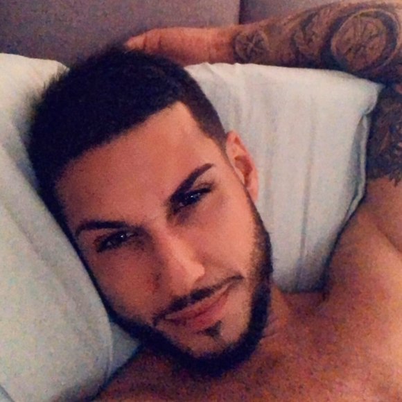 Profile Picture of Jean ValentÃ­n (@jeanke1234) on Poshmark