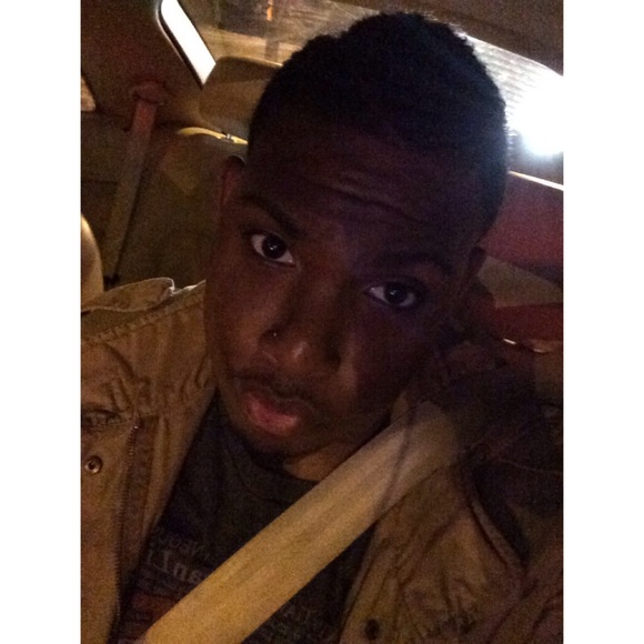 Profile Picture of Sean Warren (@seanky) on Poshmark