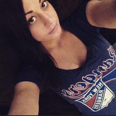 Profile Picture of Maria Kinalis (@miaaasays) on Twitter