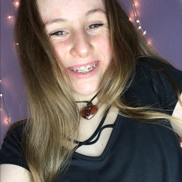 Profile Picture of Audrey Hansen (@audreyxdance) on Poshmark