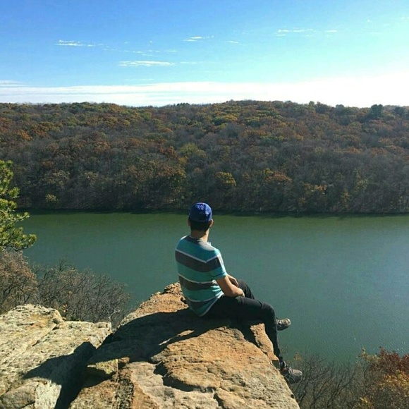 Profile Picture of Joanathon Zinninger (@joanathonz) on Poshmark