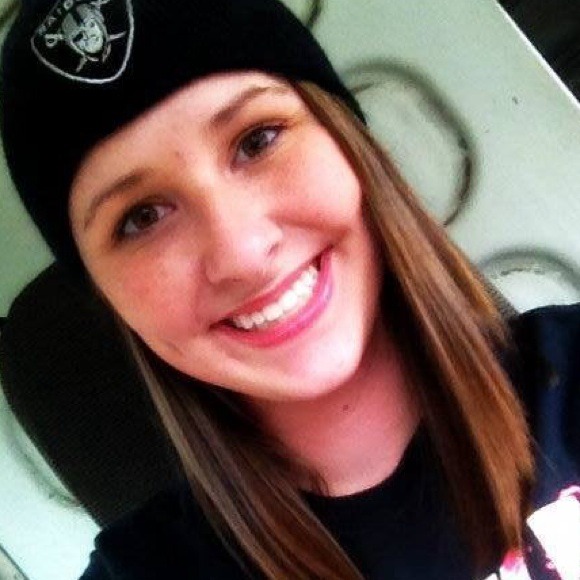 Profile Picture of Katelyn Everett (@kdmsquared) on Poshmark