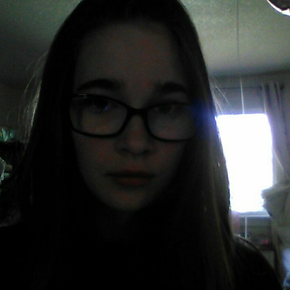 Profile Picture of Cynthia Yoder (@yoder_cynthia) on Poshmark