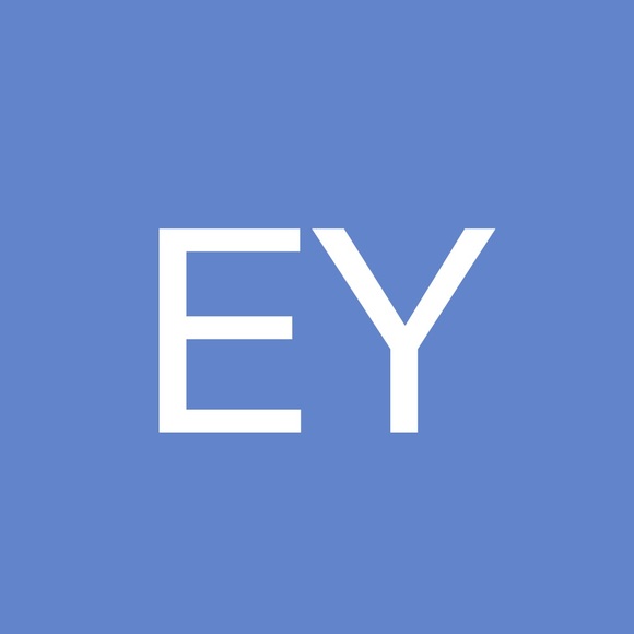 Profile Picture of Enning Yang (@enningyang980) on Poshmark