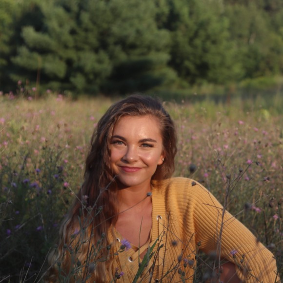 Profile Picture of Kendall Walkush (@kendallwalkush) on Poshmark