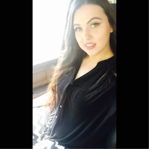 Profile Picture of Candita Dalterio (@candita18) on Poshmark