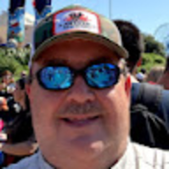 Profile Picture of Jeff Baert (@jeffbaert81) on Poshmark