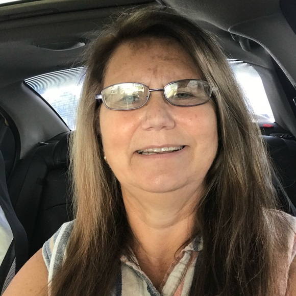 Profile Picture of Robin Cummings (@robincummings29) on Poshmark