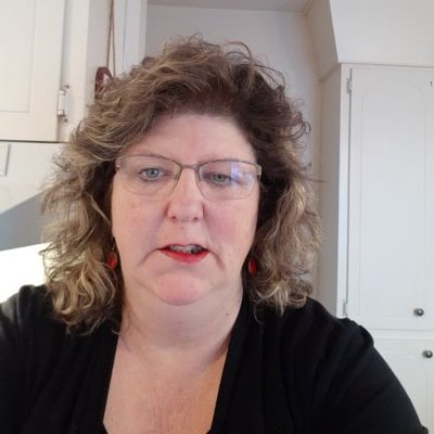 Profile Picture of Janet Sweeney (@JanetSw75635032) on Twitter