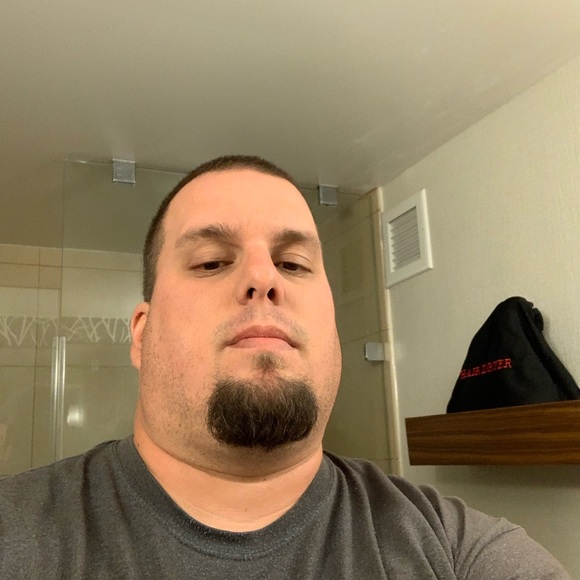 Profile Picture of Robert Morse (@bmore16) on Poshmark