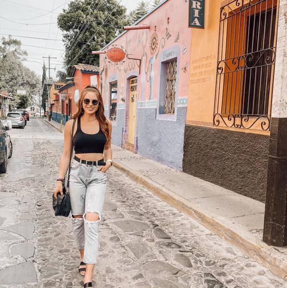 Profile Picture of Erika Gerards (@erikkagerards) on Poshmark