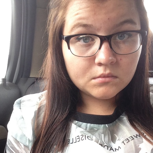 Profile Picture of Rebecca Riddle (@rebeccariddle) on Poshmark