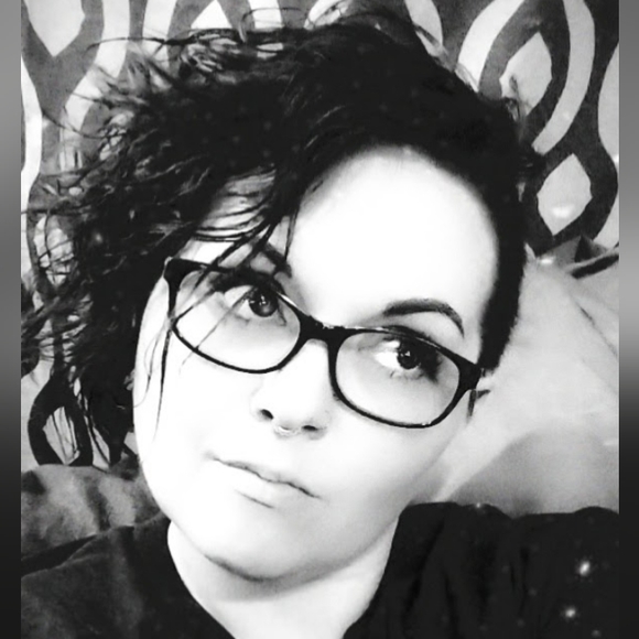 Profile Picture of Heather Foreman (@heather4772) on Poshmark