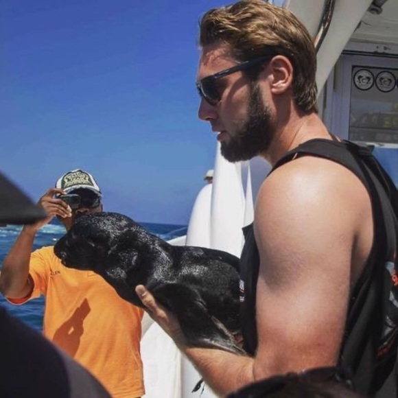 Profile Picture of Evan Vannier (@evanvannier) on Poshmark