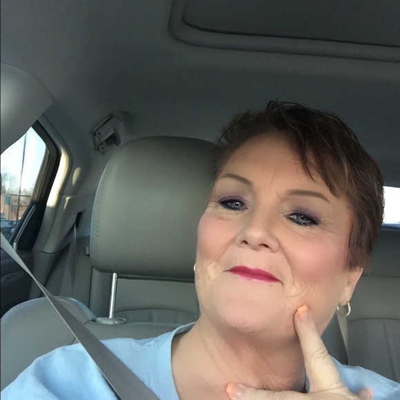 Profile Picture of Donna Overcast (@donnao1959) on Poshmark