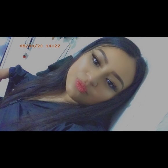 Profile Picture of Cinthia Ramos (@cbra0207) on Poshmark