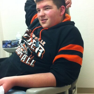 Profile Picture of Nick Hessler (@rdneckcowboy45) on Twitter