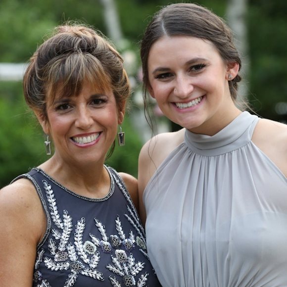 Profile Picture of Johnna Jalowiec (@johnnajalowiec) on Poshmark