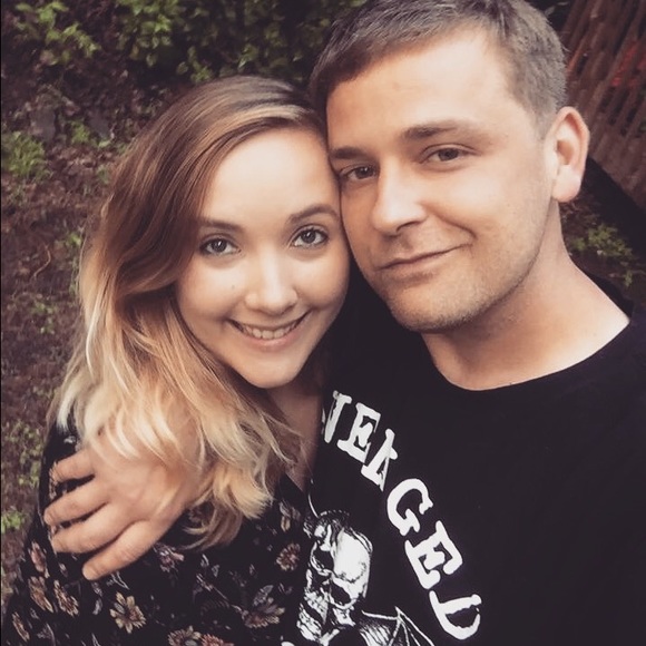 Profile Picture of Amanda Zielinski (@amandazie) on Poshmark