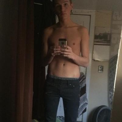 Profile Picture of Devin Armstrong (@la_poussiere) on Twitter