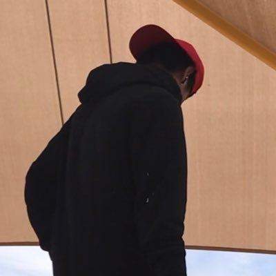 Profile Picture of John Cayabyab (@LivinLikeJohn) on Twitter