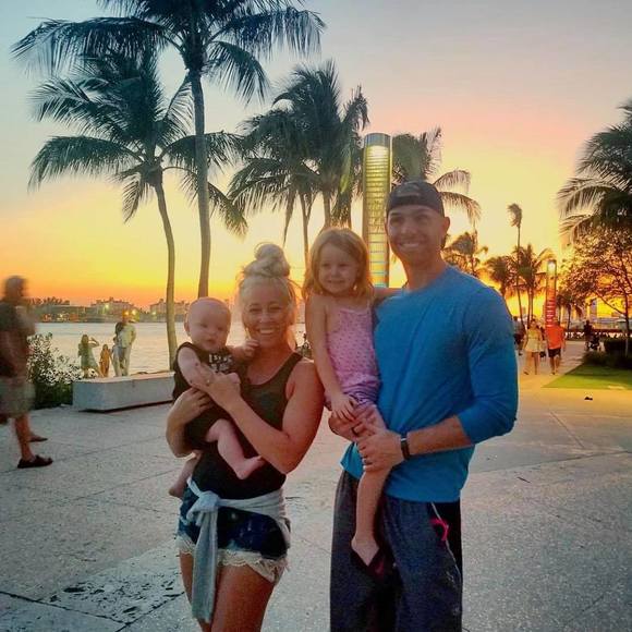 Profile Picture of Aaron Butt (@camsuncle) on Poshmark