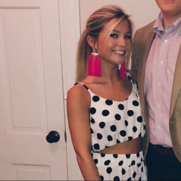 Profile Picture of Megan Garison (@meggarison) on Poshmark