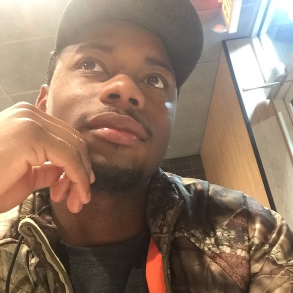 Profile Picture of Thaddeus Jackson (@kvngthad55) on Poshmark