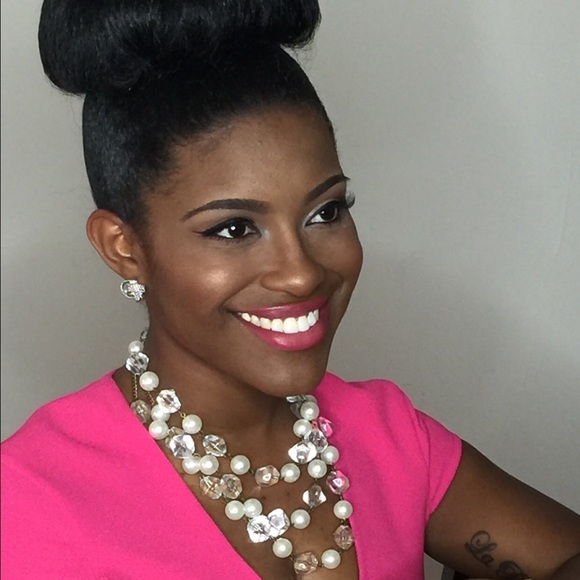 Profile Photo of Christina Womack (@labellellc) on Poshmark