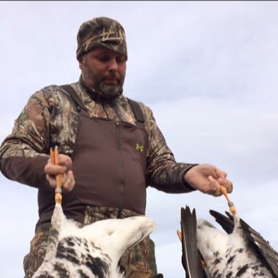 Profile Picture of J.P. Solis (@pontoon50) on Twitter