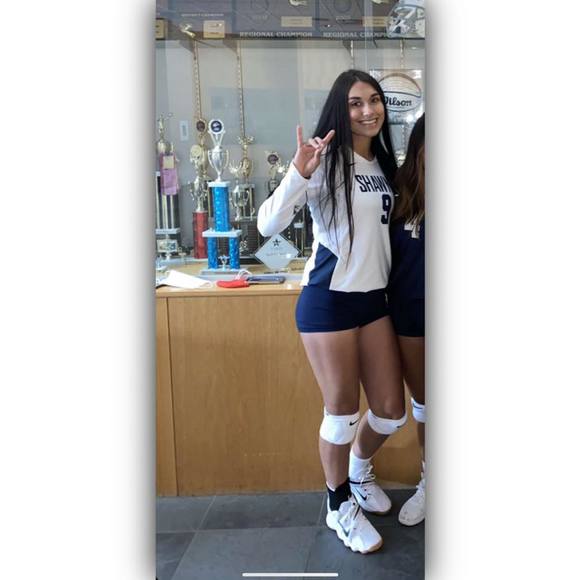 Inez Alvarado - Poshmark Profile Picture of Inez Alvarado (@inezalvarado) on Poshmark