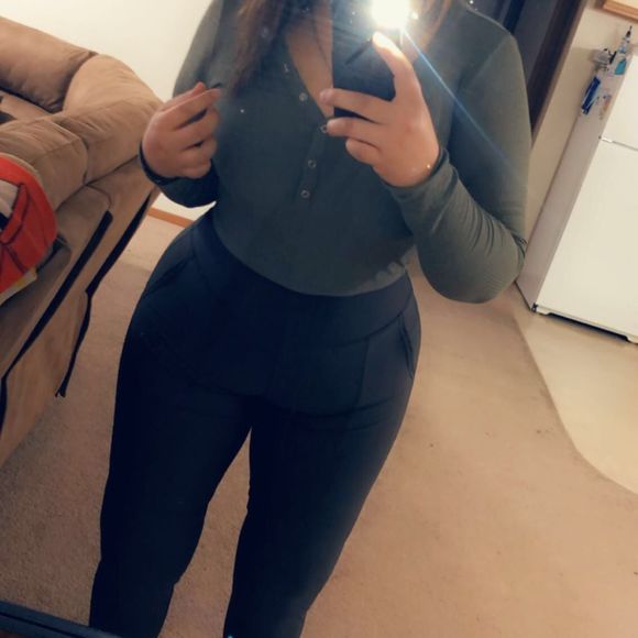 Profile Picture of M angeles Manilla (@mmanilla) on Poshmark