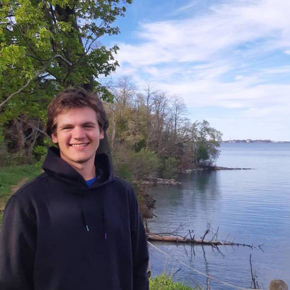 Profile Picture of Hunter Stata (@hunterstata) on Poshmark