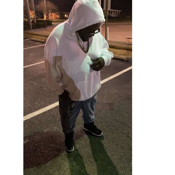 Profile Picture of Andrew Mccloud (@junbugwoop) on Poshmark