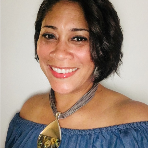 Profile Picture of Just jai Adair (@pinkivyvintage) on Poshmark