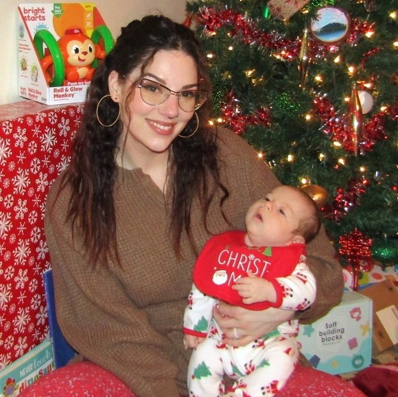 Profile Picture of Tanya Calcagni (@tanyatale) on Poshmark