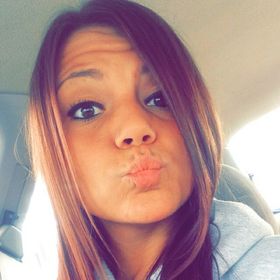 Profile Picture of amanda Benoit (@mandeesuee) on Pinterest