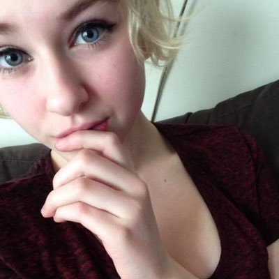 Profile Picture of Mari Jean (@marijean0) on Twitter