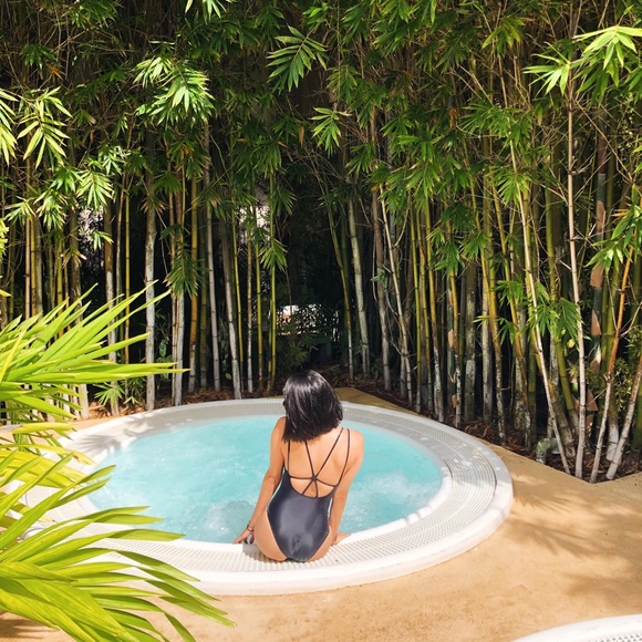 Profile Picture of Jovina Low (@jojin) on Poshmark