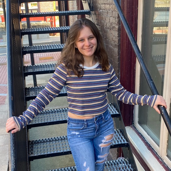 Profile Picture of Alyssa Czaplinski (@alyssaczap) on Poshmark