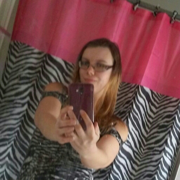Profile Picture of Joellyn Manning (@jojobelleswizz) on Poshmark