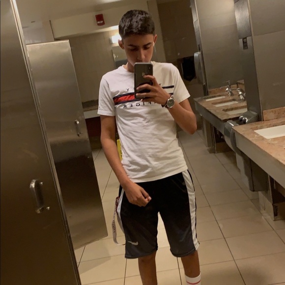 Profile Picture of Felipe Wiget (@wigetf25) on Poshmark