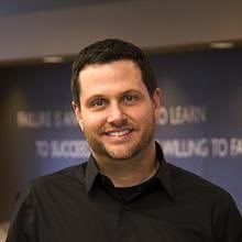Profile Picture of Alex Crabtree (@Alex1v1) on Twitter