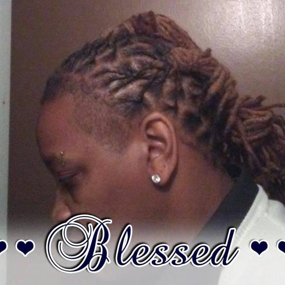 Profile Picture of Andrea Daniels (@smoothkatwell) on Poshmark