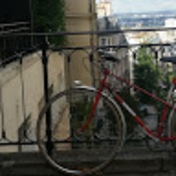 Profile Picture of Isabelle Fishbein (@i_fishbein) on Poshmark