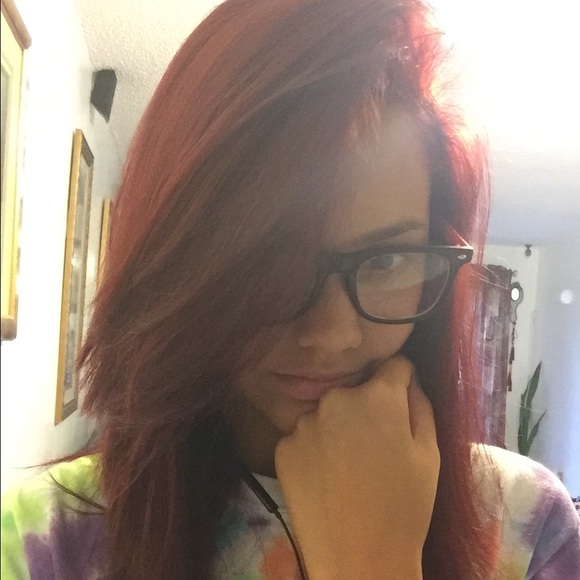 Profile Picture of Michelle Acanda (@michy1961) on Poshmark